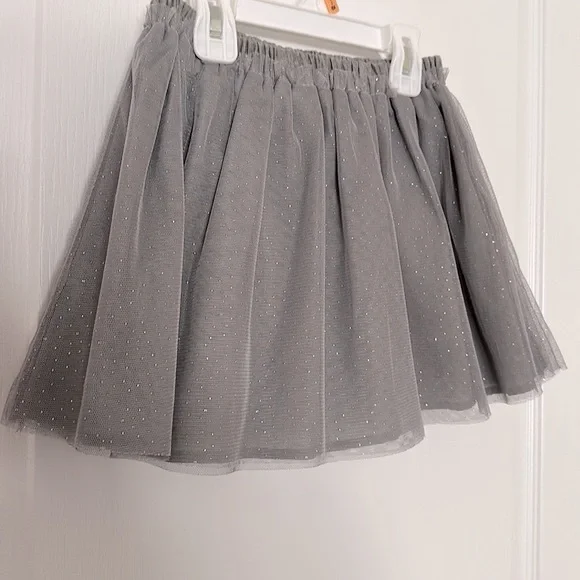 GAP Kids shimmery gray/silver tulle skirt ✨ Size US4. Fully lined. - Picture 2 of 7